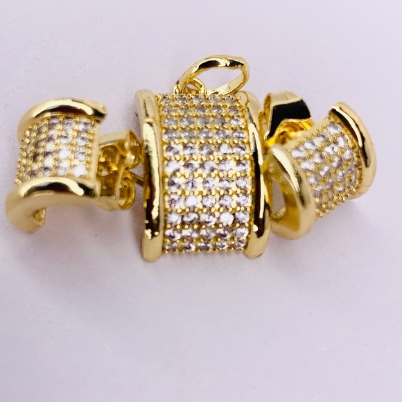 Gold Plated Earrings and Pendants Jewelry Set - Picture 4 of 6